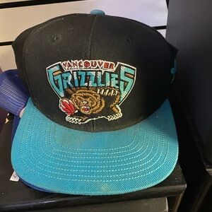 VINTAGE Vancouver Grizzlies Cap